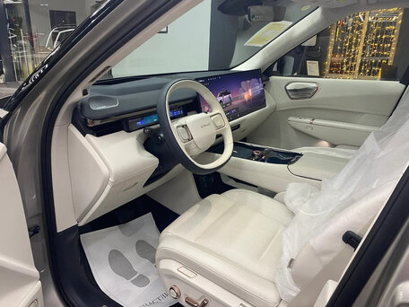 2026 Lynk & Co 900, серебристый, 7900000 рублей, вид 3