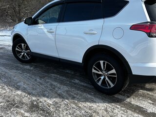 2017 Toyota RAV4 IV (XA40) Рестайлинг, белый, 2350000 рублей, вид 3