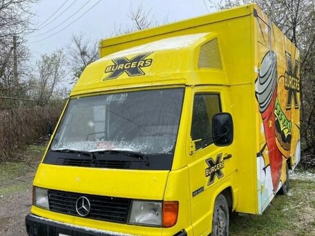 1993 Mercedes-Benz MB 100, жёлтый, 650000 рублей, вид 3