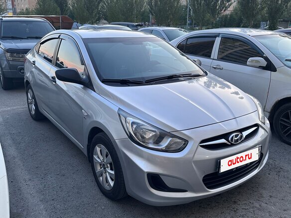 2012 Hyundai Solaris I, серебристый - вид 2
