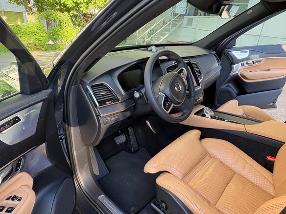 2020 Volvo XC90 II Рестайлинг 1, серый, 5490000 рублей - вид 4