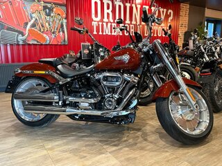 2024 Harley-Davidson Fat Boy, красный, 3400000 рублей, вид 2