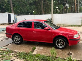 2001 Skoda Octavia I (A4) Рестайлинг, красный, 350000 рублей, вид 1
