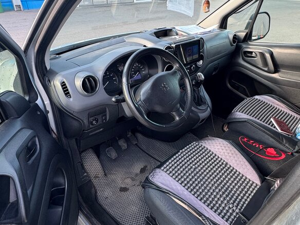 2010 Peugeot Partner II, серебристый, 620000 рублей - вид 4