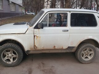 1998 Lada (ВАЗ) 2121 (4x4) I Рестайлинг, белый, 180000 рублей, вид 2