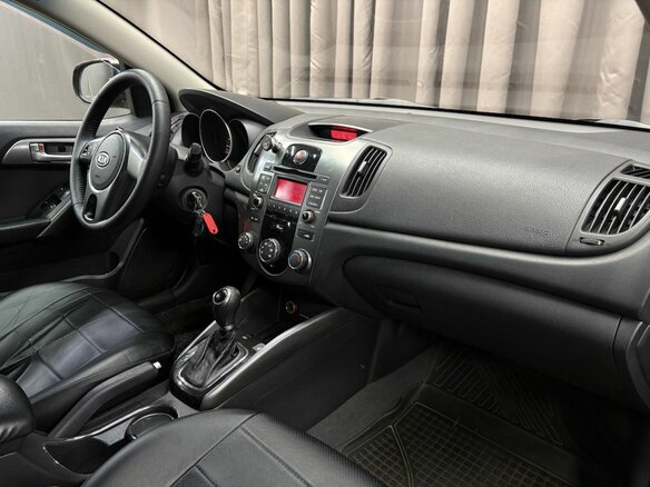 2011 Kia Cerato 6-speed II, красный - вид 17