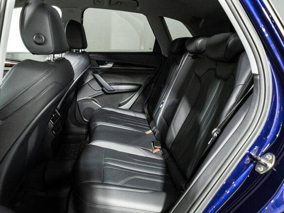 2018 Audi Q5 II (FY), синий, 2899989 рублей - вид 9