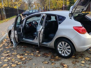 2011 Opel Astra J, серый, 800000 рублей, вид 2