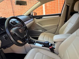 2018 Volkswagen Passat (North America and China) I Рестайлинг, белый, 2000000 рублей, вид 5
