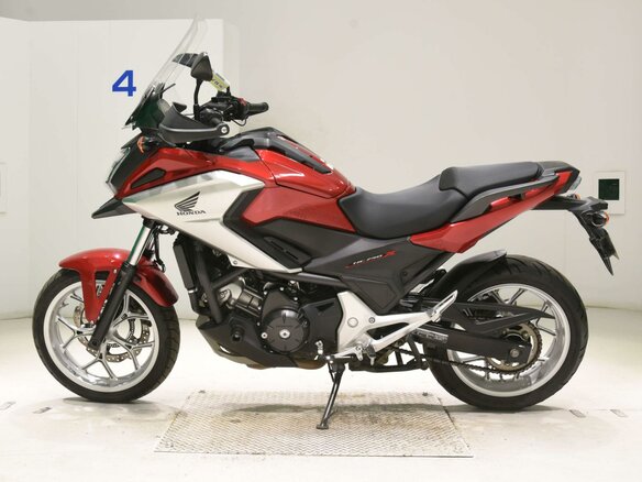 2016 Honda NC 750X, красный