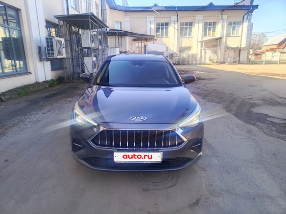 2023 JAC J7 I, серый, 1400000 рублей - вид 1