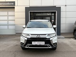 2021 Mitsubishi Outlander III Рестайлинг 3, белый, 2219000 рублей, вид 2