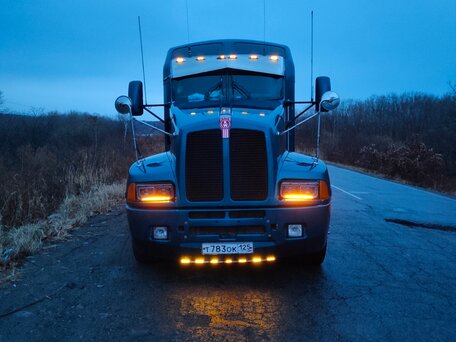 2004 Kenworth T600, зелёный, 2350000 рублей, вид 5