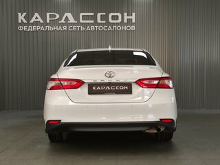 2021 Toyota Camry VIII (XV70) Рестайлинг, белый, 2550000 рублей, вид 4