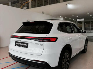 2026 Geely EX5 Гибрид EM-i, белый, 3974990 рублей, вид 4