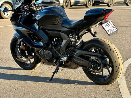 2025 Yamaha YZF-R7, чёрный, 950000 рублей, вид 3