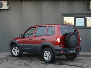 2013 Chevrolet Niva I Рестайлинг, красный, 369888 рублей, вид 4