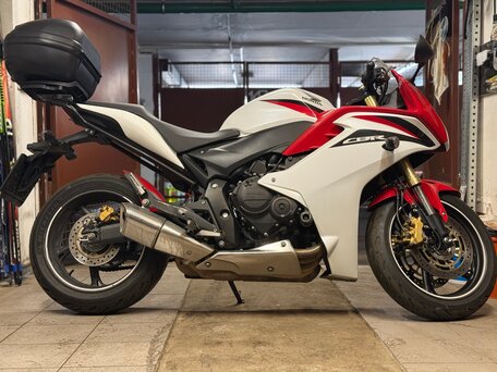 2011 Honda CBR 600F, белый, 580000 рублей, вид 2