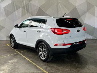 2010 Kia Sportage III, белый, 1090000 рублей, вид 4