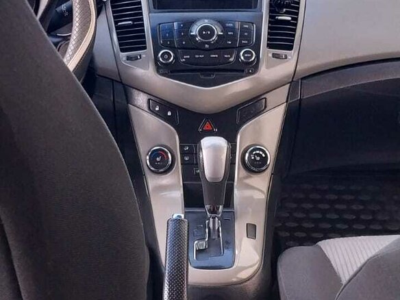 2012 Chevrolet Cruze I, белый, 700000 рублей - вид 8