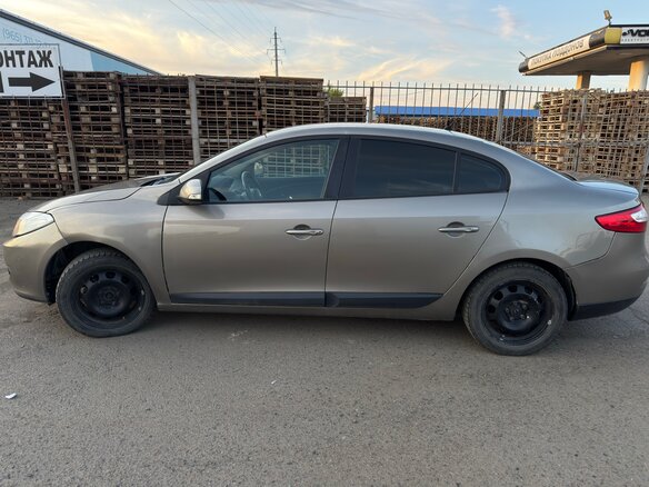 2012 Renault Fluence I, бежевый, 550000 рублей - вид 5