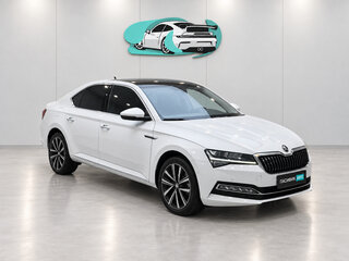 2023 Skoda Superb III Рестайлинг, белый, 1949500 рублей, вид 3