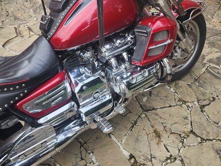 2001 Honda Valkyrie 1500, красный, 625000 рублей, вид 5