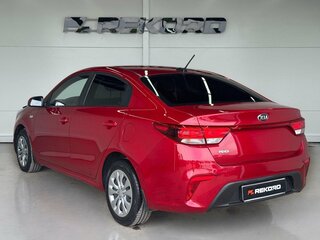 2019 Kia Rio IV, красный, 1419000 рублей, вид 2