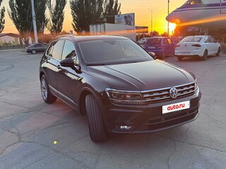 2019 Volkswagen Tiguan II, чёрный, 2500000 рублей, вид 2