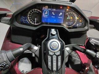 2025 Honda GL 1800 Gold Wing, красный, 4530000 рублей, вид 5
