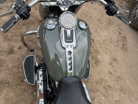 2021 Harley-Davidson Fat Boy, зелёный, 2149000 рублей, вид 2