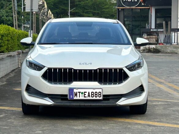 2022 Kia K3 II (China Market) Рестайлинг, белый, 1313000 рублей - вид 1