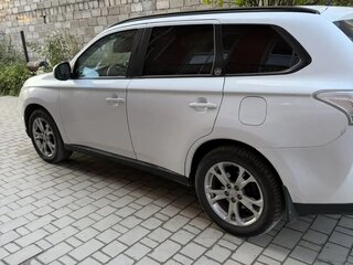 2012 Mitsubishi Outlander III, белый, 1100000 рублей, вид 1
