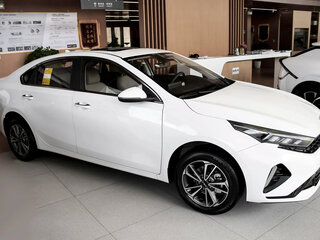 2025 Kia K3 II (China Market) Рестайлинг, белый, 1849000 рублей, вид 3