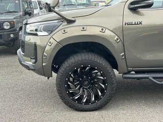 2024 Toyota Hilux VIII Рестайлинг 2, зелёный, 4200005 рублей, вид 5