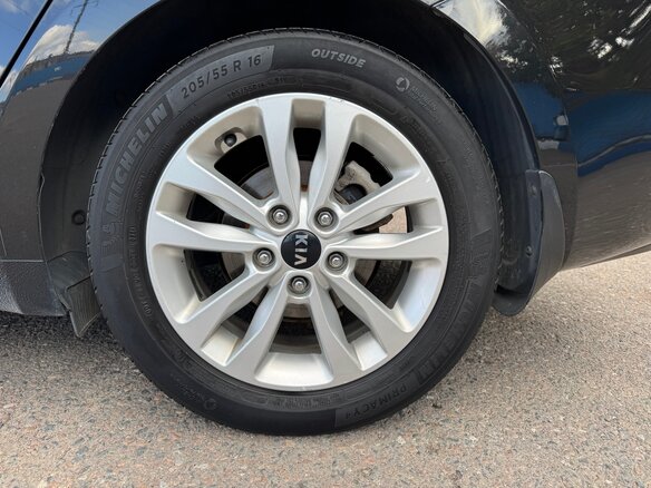 2017 Kia Ceed II Рестайлинг, чёрный, 1430000 рублей - вид 24
