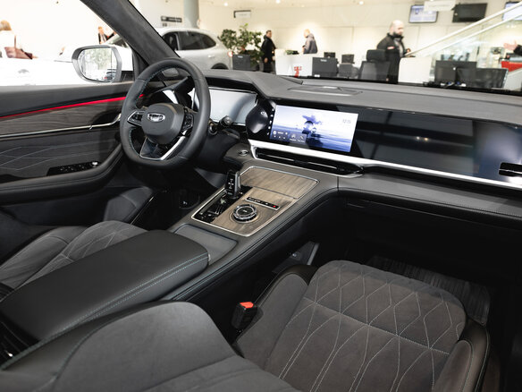 2026 Geely Monjaro I Рестайлинг, белый, 4954990 рублей - вид 17