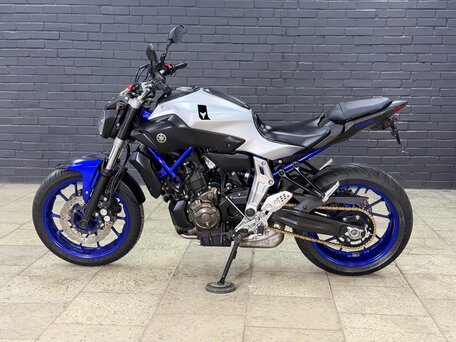 2016 Yamaha MT-07 (FZ-07), серый, 735000 рублей, вид 4