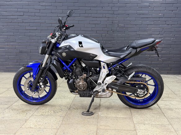 2016 Yamaha MT-07 (FZ-07), серый, 735000 рублей - вид 3