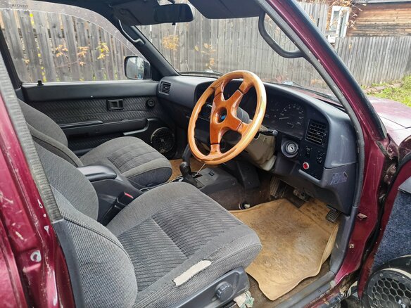 1993 Toyota Hilux Surf II Рестайлинг, красный, 555000 рублей - вид 6
