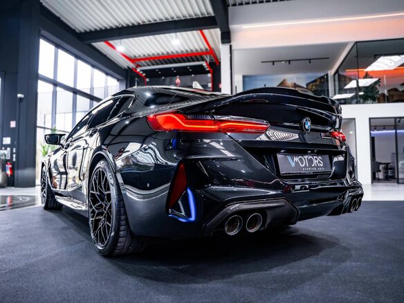 2022 BMW M8 Competition I (F91/F92/F93), чёрный - вид 3