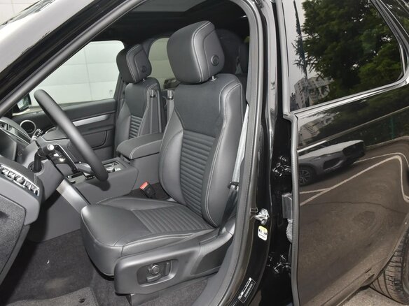 2025 Land Rover Discovery P360 V Рестайлинг, чёрный, 13270000 рублей - вид 16