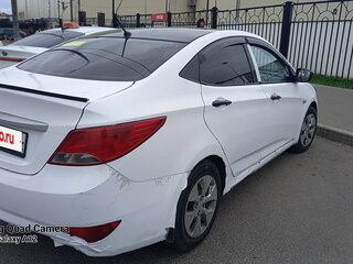 2014 Hyundai Solaris I, белый, 330000 рублей, вид 4