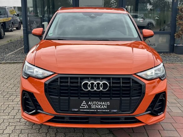 2022 Audi Q3 35 TFSI II (F3), оранжевый, 2790000 рублей - вид 2