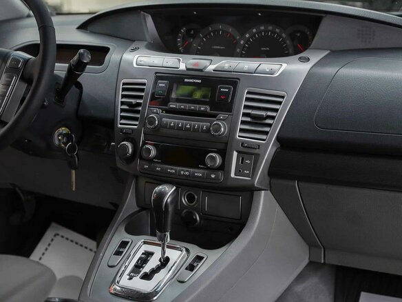 2013 SsangYong Stavic, серый, 1490000 рублей - вид 11
