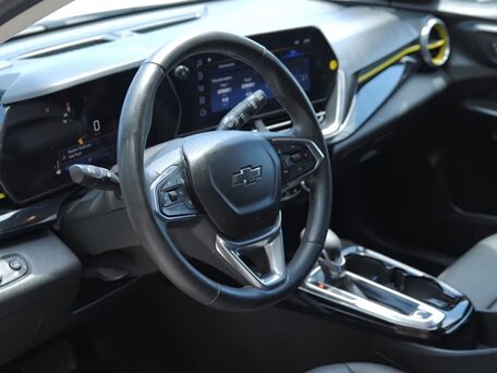 2023 Chevrolet Trax II, белый, 1970327 рублей, вид 4