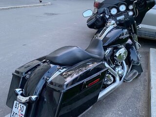 2011 Harley-Davidson Street Glide, чёрный, 750000 рублей, вид 5