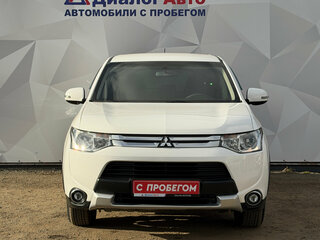 2014 Mitsubishi Outlander III Рестайлинг, белый, 1656000 рублей, вид 2
