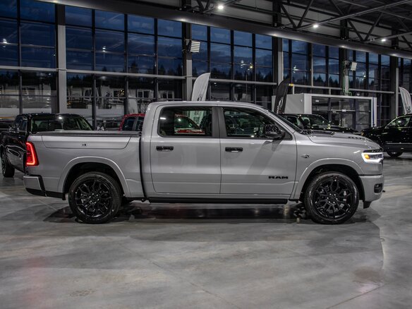 2026 Ram 1500 Crew Cab eTorque V Рестайлинг, серебристый, 11300000 рублей - вид 14