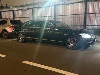 2008 Mercedes-Benz S-Класс 500 Long V (W221), чёрный, 2050000 рублей, вид 1
